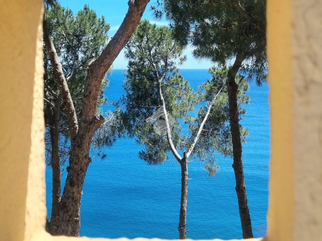 Квартира с 2 спальнями в Сталетти, Италия № 320783