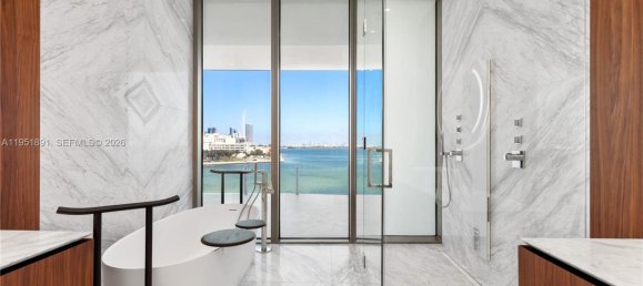 3 dormitorios propiedad comercial en venta en Miami, Miami-Dade, Florida, USA № 614819 19