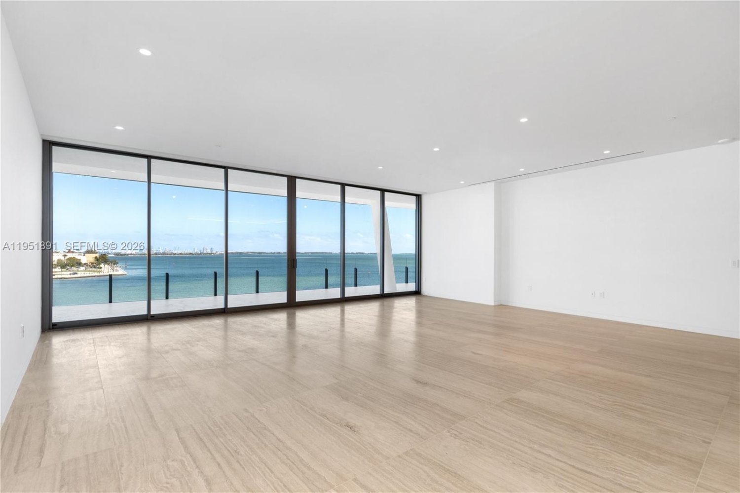 3 dormitorios propiedad comercial en venta en Miami, Miami-Dade, Florida, USA № 614819