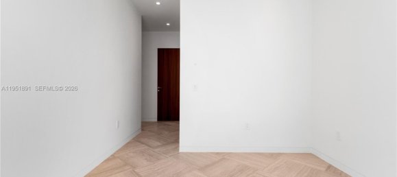 3 dormitorios propiedad comercial en venta en Miami, Miami-Dade, Florida, USA № 614819 24