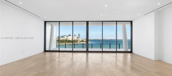 3 dormitorios propiedad comercial en venta en Miami, Miami-Dade, Florida, USA № 614819 8