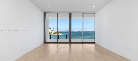 3 dormitorios propiedad comercial en venta en Miami, Miami-Dade, Florida, USA № 614819 16