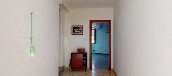 2 bedrooms Apartment in Gallicano, Italy No. 235279 2