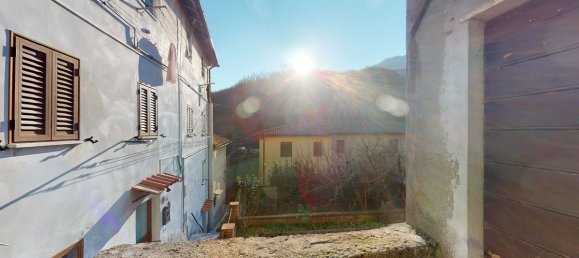 2 bedrooms Apartment in Gallicano, Italy No. 235279 16