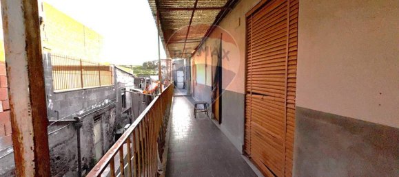 3 bedrooms House in Catania, Italy No. 320368 2