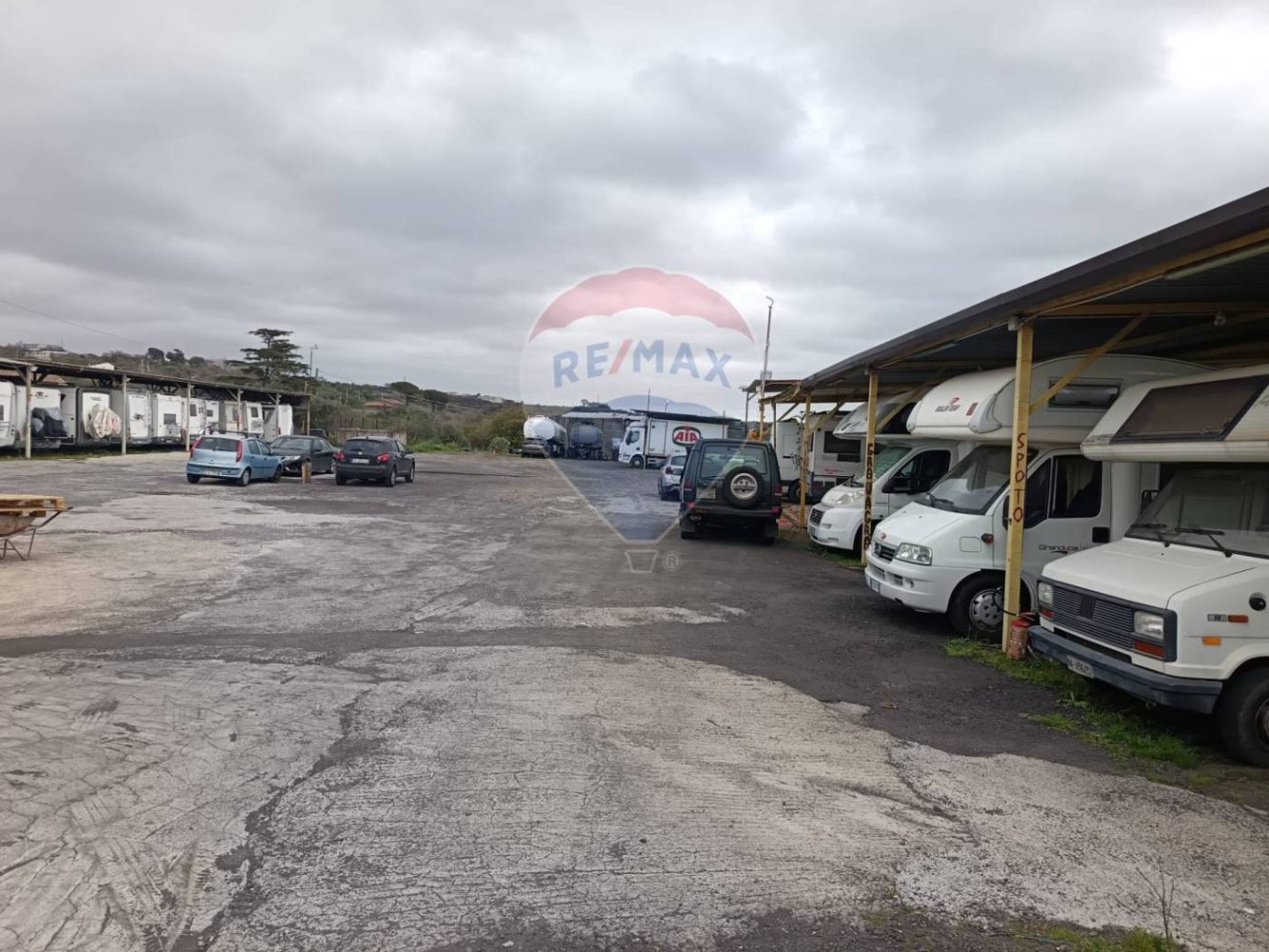 2 rooms Commercial property in Belpasso, Italy No. 57016