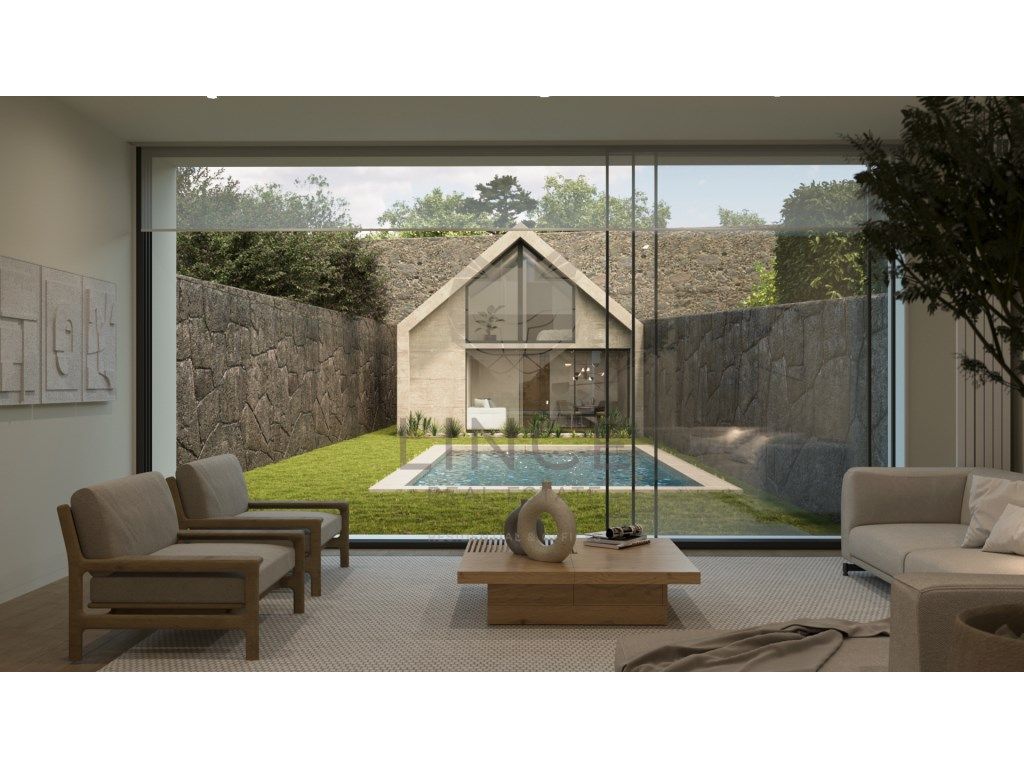 5 bedrooms House in Porto, Portugal No. 127869