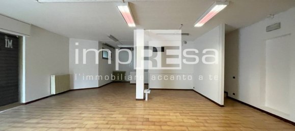 84m² Commercial property in Villorba, Italy No. 132779 9