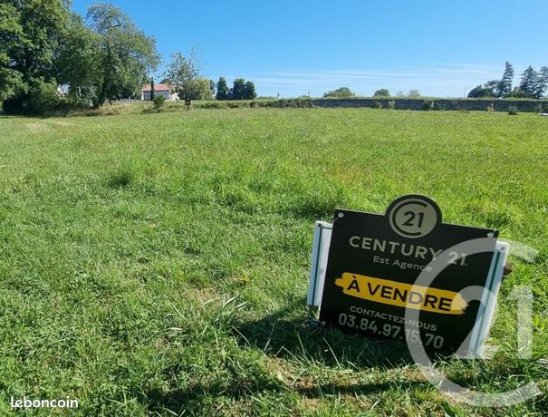 1824m² Land in Montbozon, France No. 354400