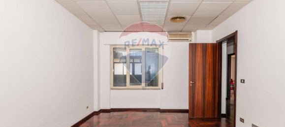 6 rooms Apartment in Ragusa, Italy No. 120423 7