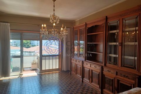 3 bedrooms Apartment in Porto, Portugal No. 296843