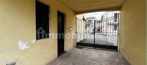 3 rooms Apartment in Soragna, Italy No. 292672 2