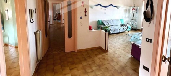 5 rooms Apartment in Campobasso, Italy No. 203215 3
