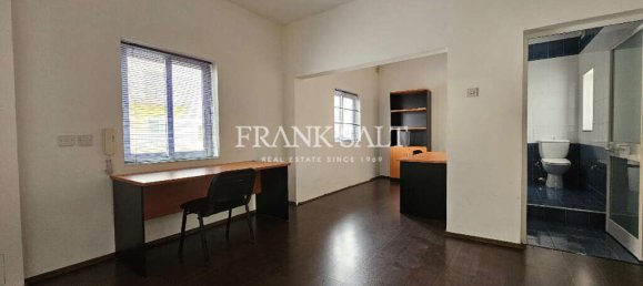 200m² Office in Birkirkara, Malta No. 13473 2