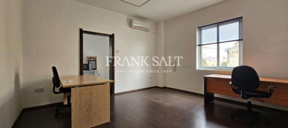 200m² Office in Birkirkara, Malta No. 13473 5