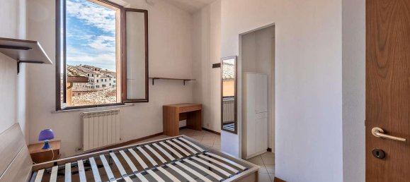 2 bedrooms Apartment in Siena, Italy No. 192 5
