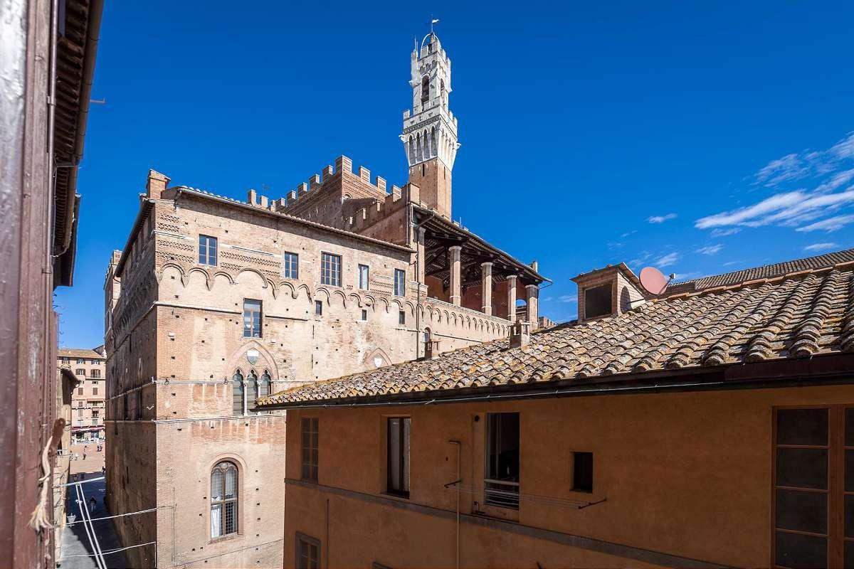 2 bedrooms Apartment in Siena, Italy No. 192