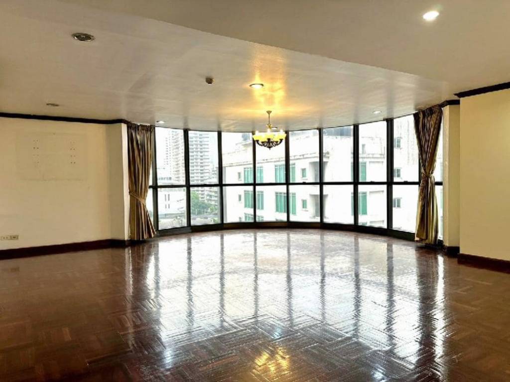 Apartamento com 3 quartos em condomínio em Khlong Toei, Thailand N.º 23764