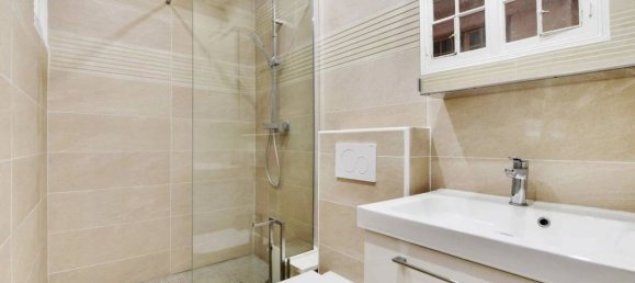 4 bedrooms Apartment in Paris, France No. 177545 21