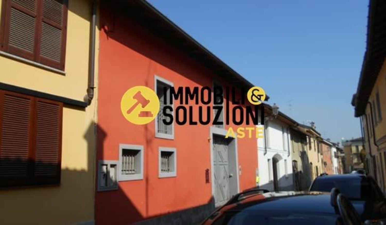 Apartamento de 8 habitaciónes en San Colombano al Lambro, Italy No. 3887