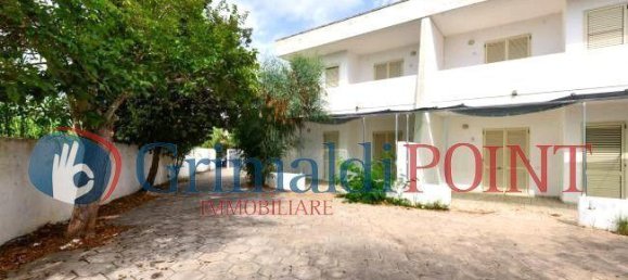 Casa de 32 divisões em Gallipoli, Italy N.º 15566 80