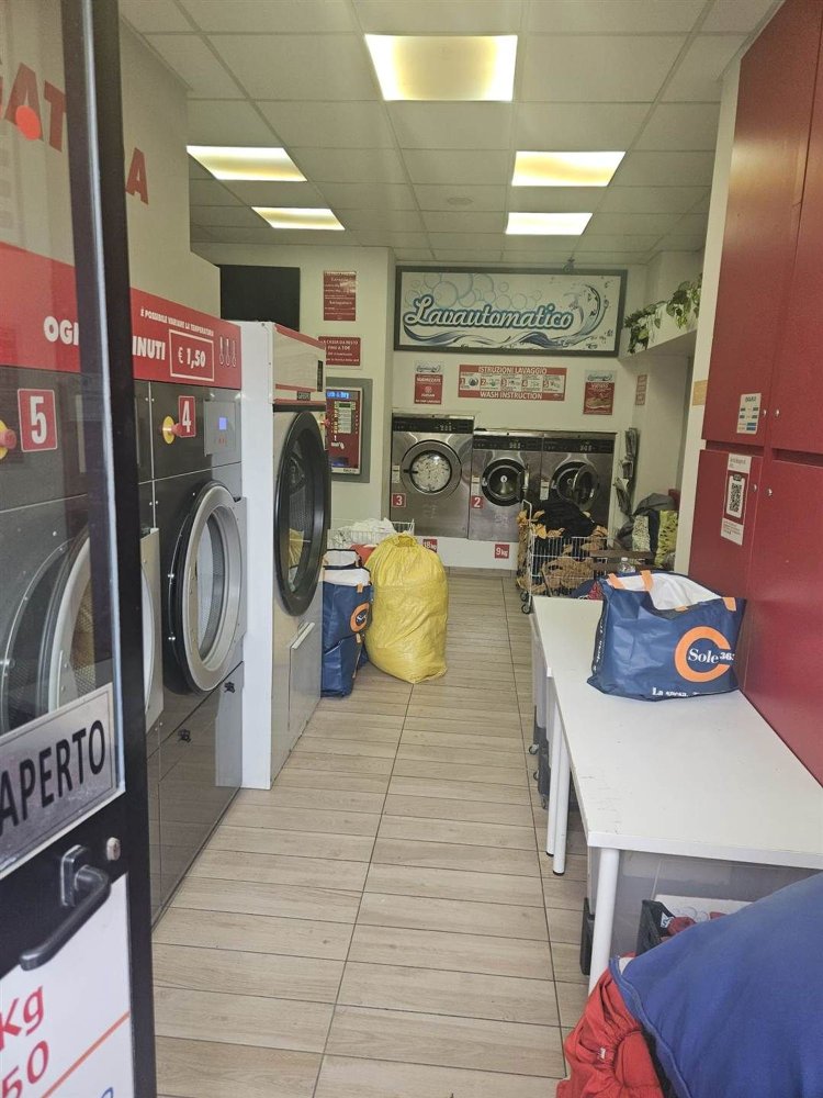 Propriété commerciale à Salerno, Italy 188m² No. 8825