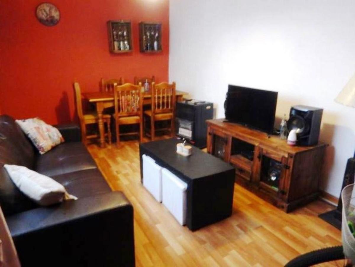 Casa de 2 dormitorios en Montevideo, Uruguay No. 10073