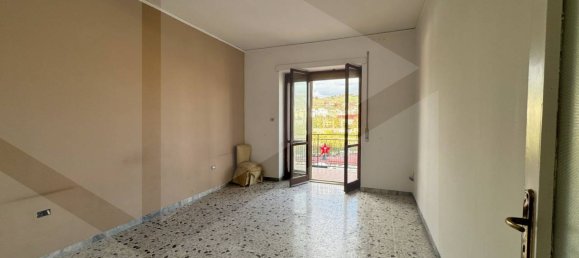 4 rooms Apartment in Naples, Italy No. 20153 2