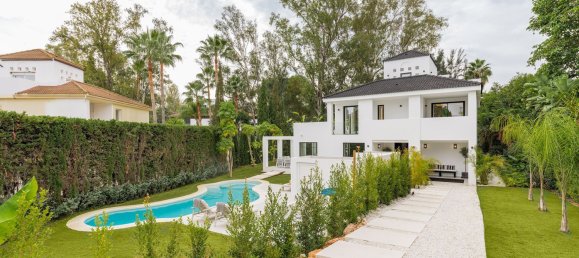 5 bedrooms House in Marbella, Spain No. 35536 6