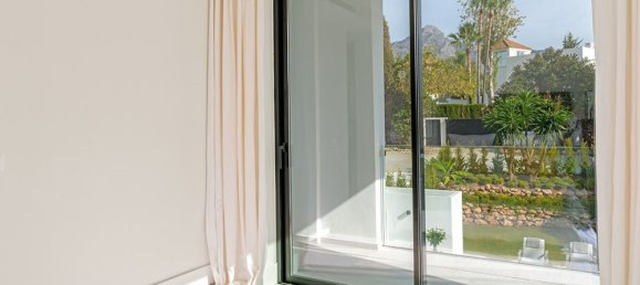 5 bedrooms House in Marbella, Spain No. 35536 37