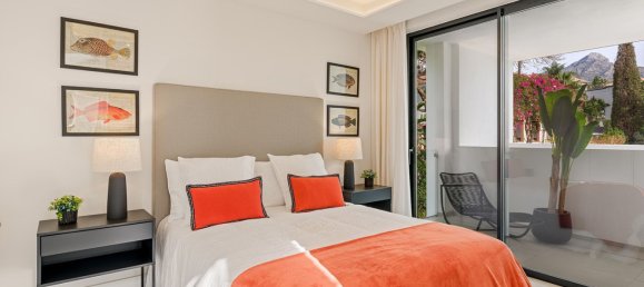 5 bedrooms House in Marbella, Spain No. 35536 35