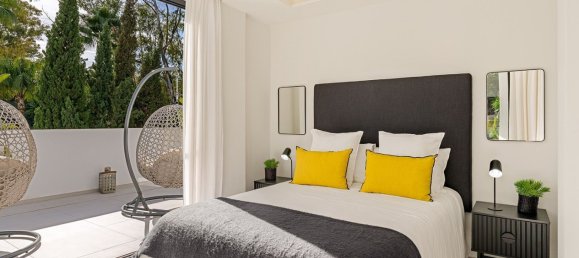 5 bedrooms House in Marbella, Spain No. 35536 36