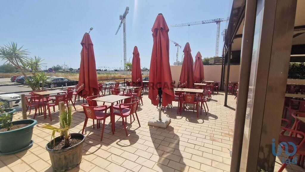 150m² Commercial property in Quarteira, Portugal No. 349839