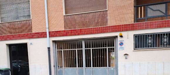 Imóvel comercial em Uta, Italy 250 m² N.º 293535 2