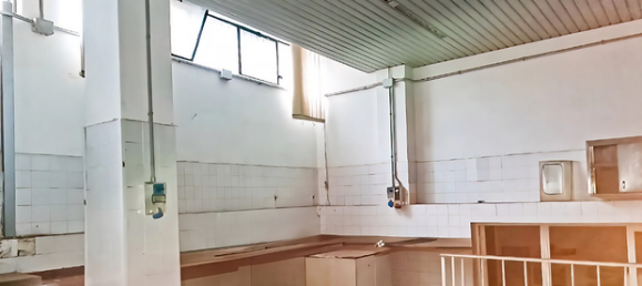 Imóvel comercial em Uta, Italy 250 m² N.º 293535 3