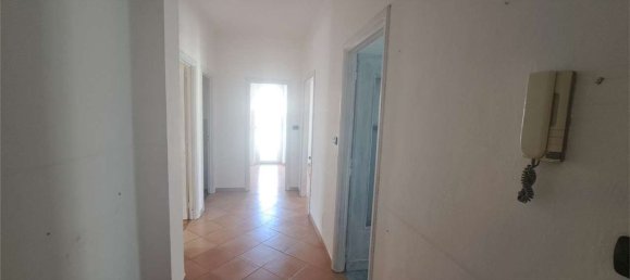 4 Schlafzimmer Wohnung in Pinerolo, Italy, Nr. 323616 5