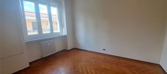 4 Schlafzimmer Wohnung in Pinerolo, Italy, Nr. 323616 7