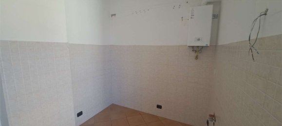 4 Schlafzimmer Wohnung in Pinerolo, Italy, Nr. 323616 11