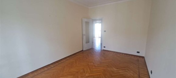 4 Schlafzimmer Wohnung in Pinerolo, Italy, Nr. 323616 10