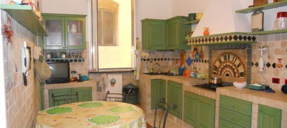 7 rooms Apartment in Lucca, Italy No. 11959 4