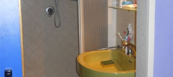 7 rooms Apartment in Lucca, Italy No. 11959 9