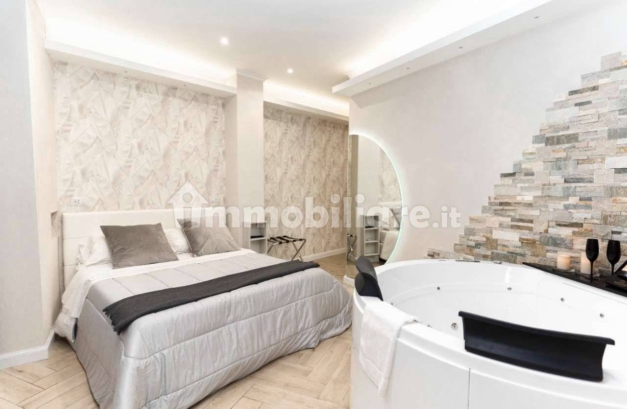 2 rooms Hotel in Rome, Italy No. 397255