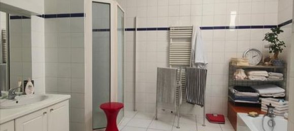 Casa de 4 dormitorios en Beynost, France No. 309299 12