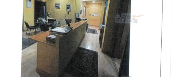 5 rooms Apartment in Naples, Italy No. 261170 7