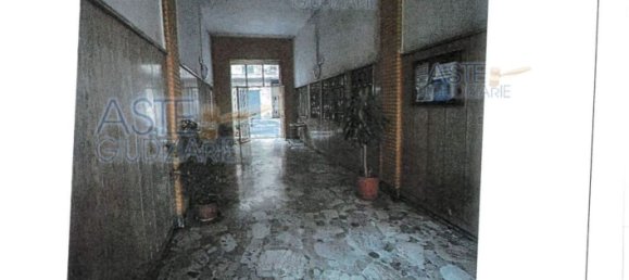 5 rooms Apartment in Naples, Italy No. 261170 4