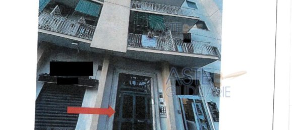 5 rooms Apartment in Naples, Italy No. 261170 3