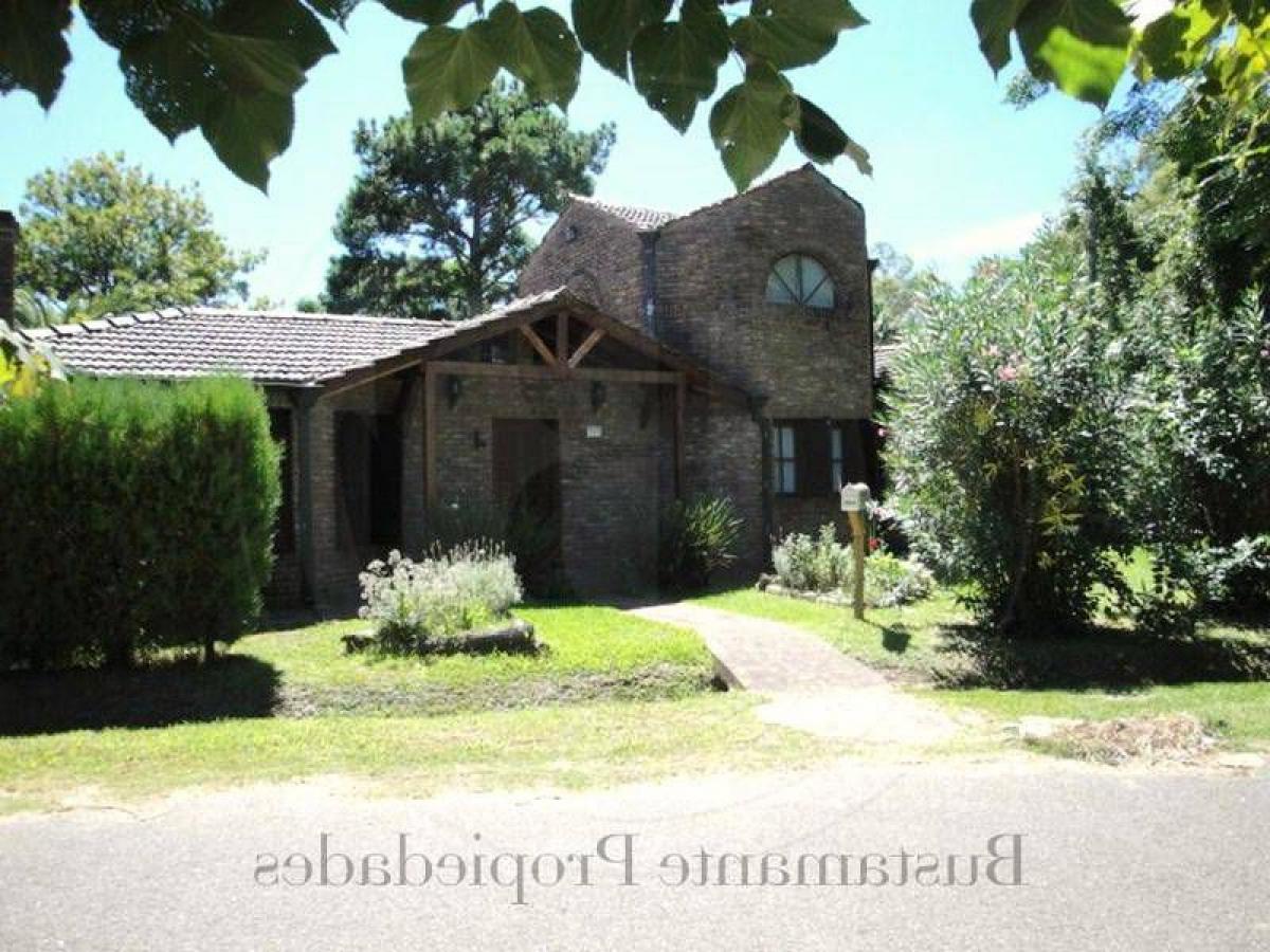 2 bedrooms House in Escobar, Argentina No. 58180