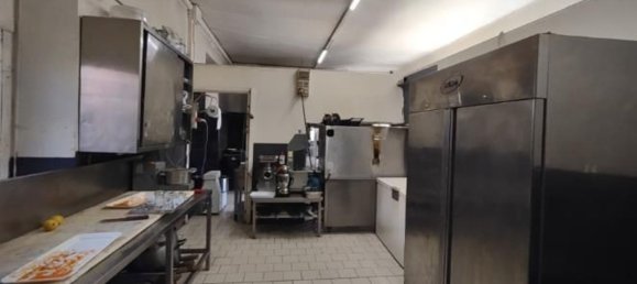 228m² Commercial property in Somma Lombardo, Italy No. 308146 4