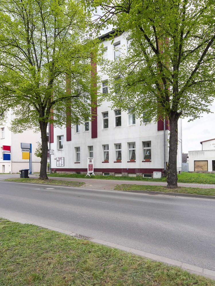 Edificio de 27 habitaciónes en Uckermark, Germany No. 22639