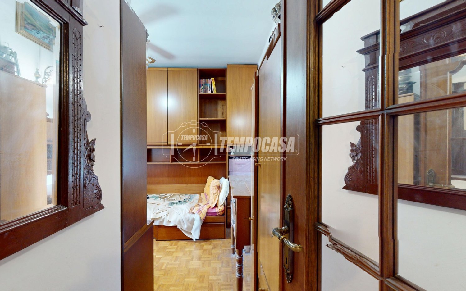 5 rooms Parking in Turin, Italy No. 291104